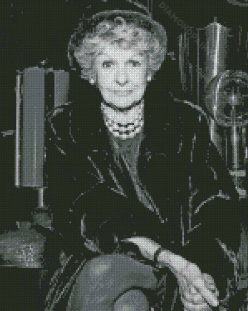 Black And White Elaine Stritch Diamond Paintings