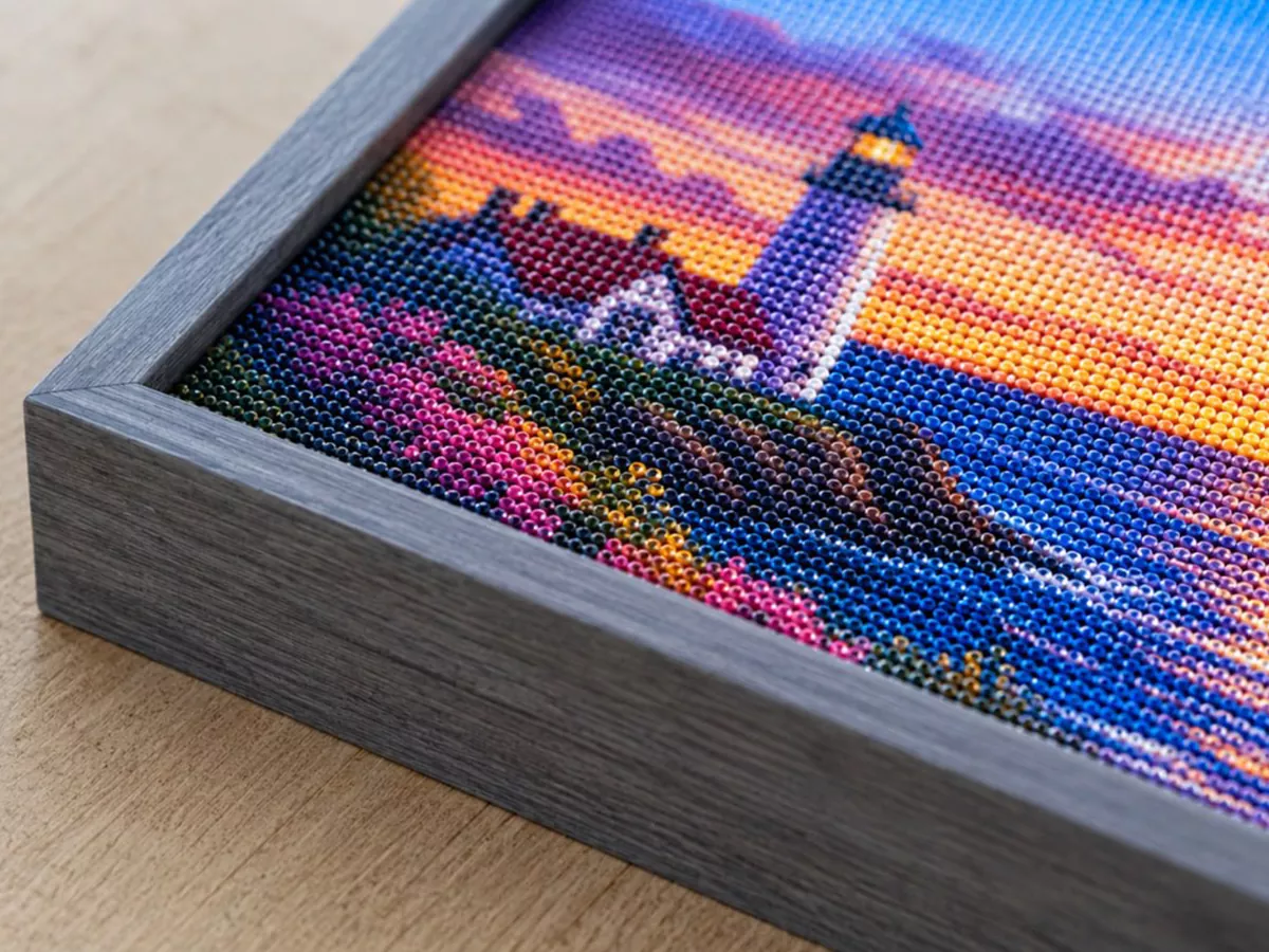 Mesuring carefully a diamond painting